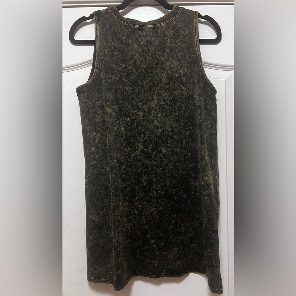 NWT ladies tank from Infinity Boutique, size medium - Picture 3 of 5